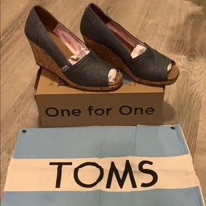 Toms wedge indigo metallic linen